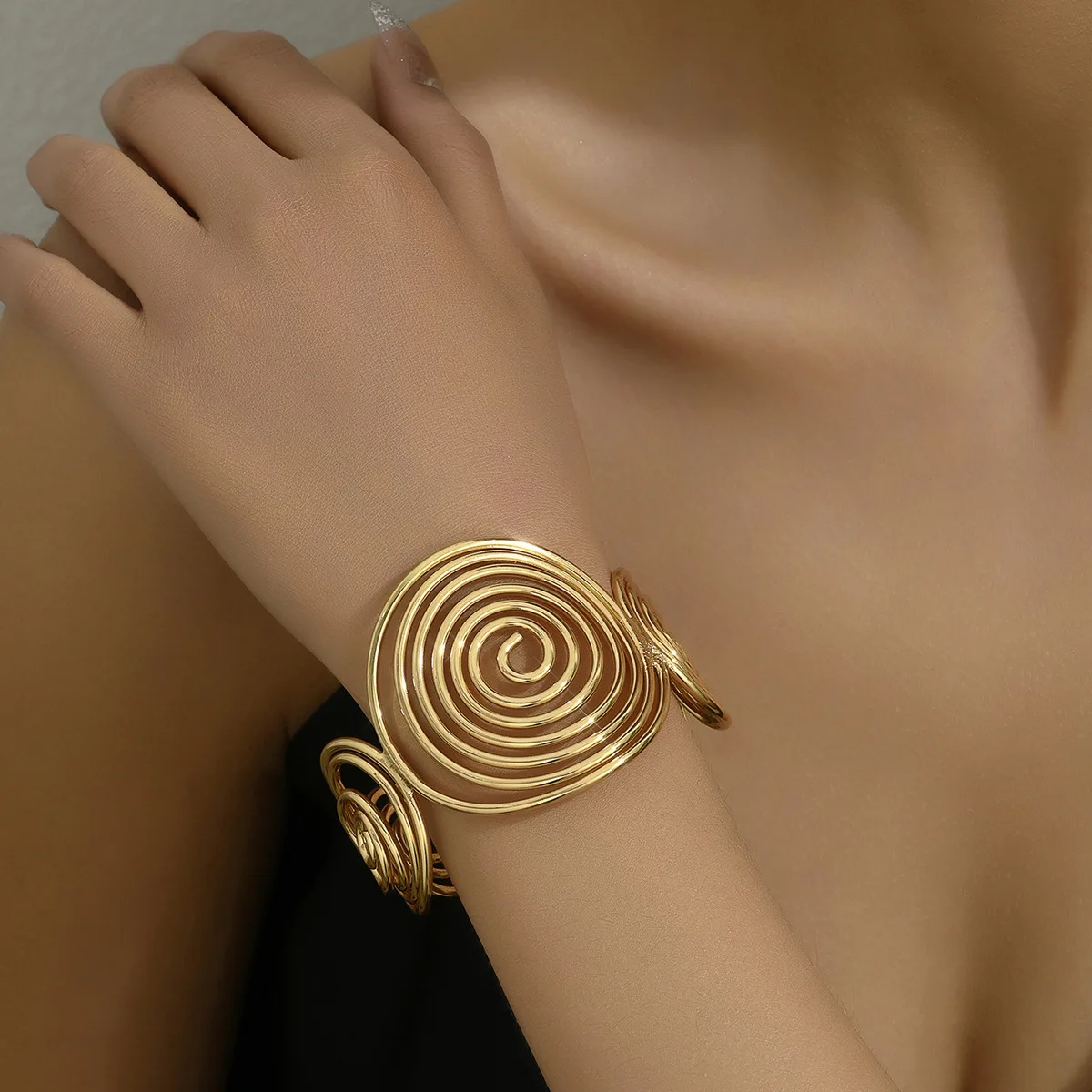

Multi-layer Spiral Circle Gold Bracelet New Design Women's Geometric Opening Adjustable Arm Bangle Party Fashion Accessories