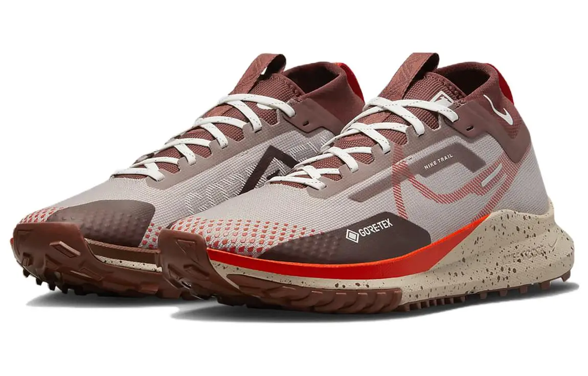 Nike React Pegasus Trail 4 Gore Tex Diffused Taupe Dark Pony Sail Picante Red DJ7926-200