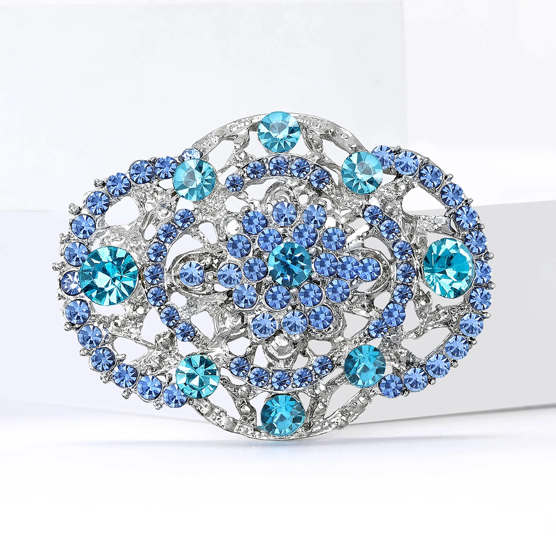 Luxurious Rhinestone Palace Crystal Glass Brooches for Women Unisex Elegant Bridal Pins Event Party Decoration Clothes Accessory