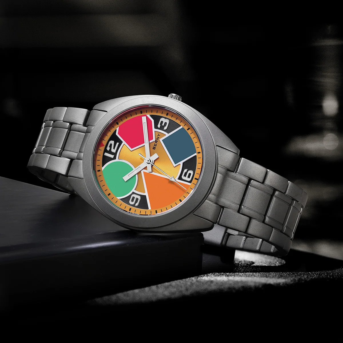 BERNY Titanium Horloge voor Heren AR Coating Saffier Contrasterende Geometrische Wijzerplaat Meerkleurig Lichtgevend Canvas Titanium Horloge voor Heren