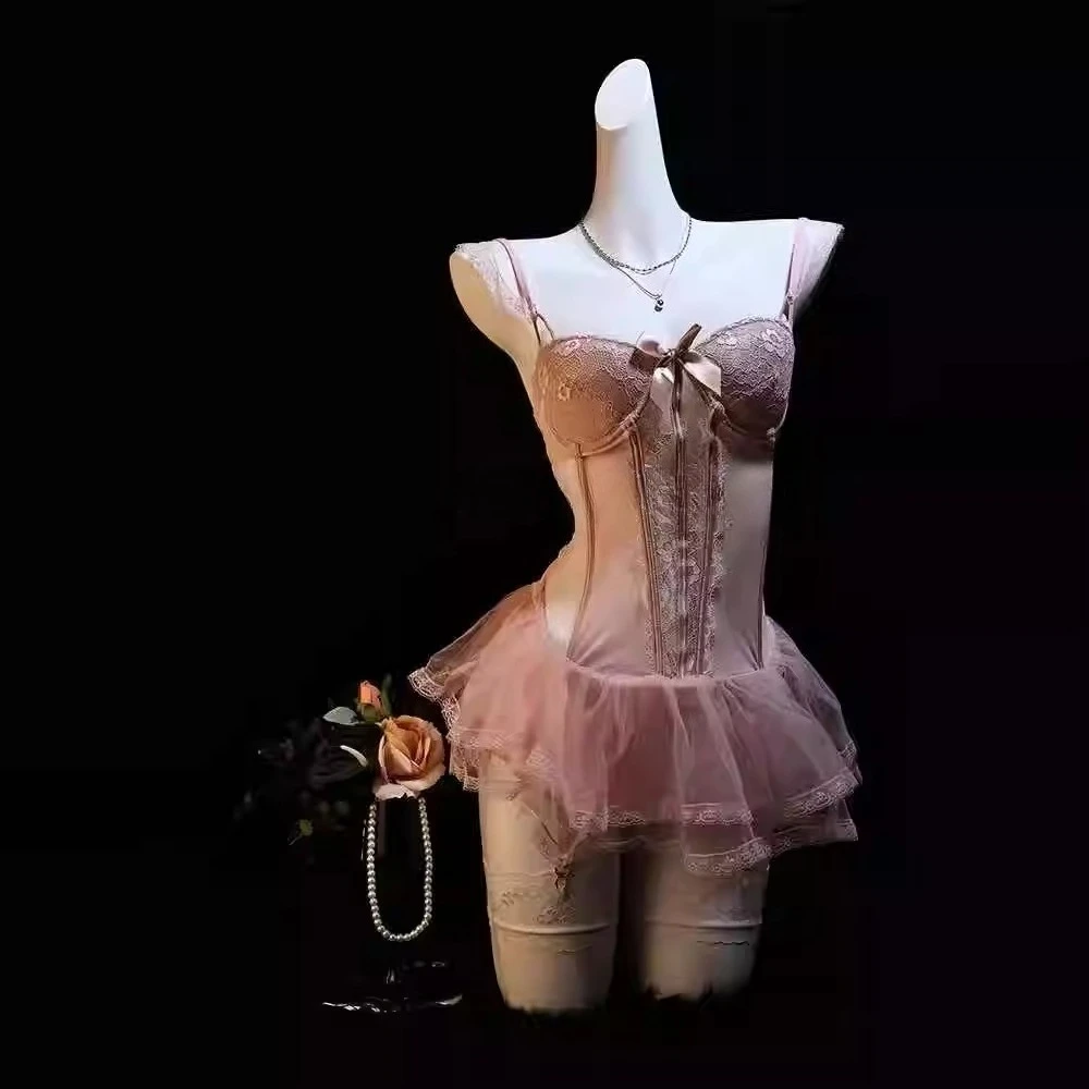 

2025 New Romantic Senior Sister Sexy Nightdress with Chest Pad French Lace Vest Skirt Royal Sister Light Luxury Pure Desire