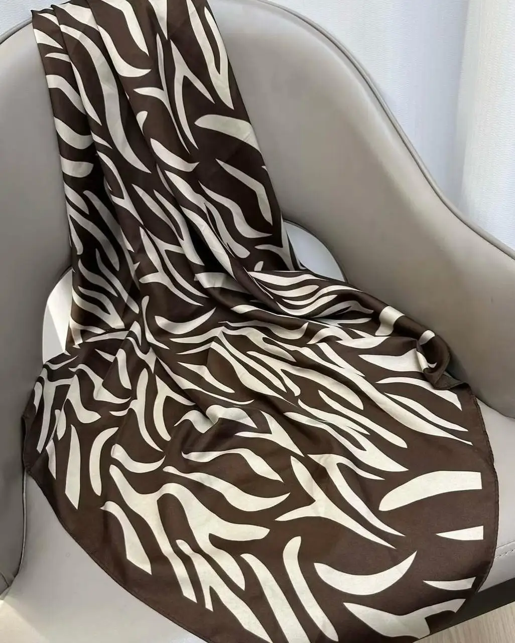 Syal Satin Lembut Wanita Mewah Syal Persegi Gambar Cetak Garis Hewan Mode Syal Twill Wanita Jilbab Jilbab 90*90CM