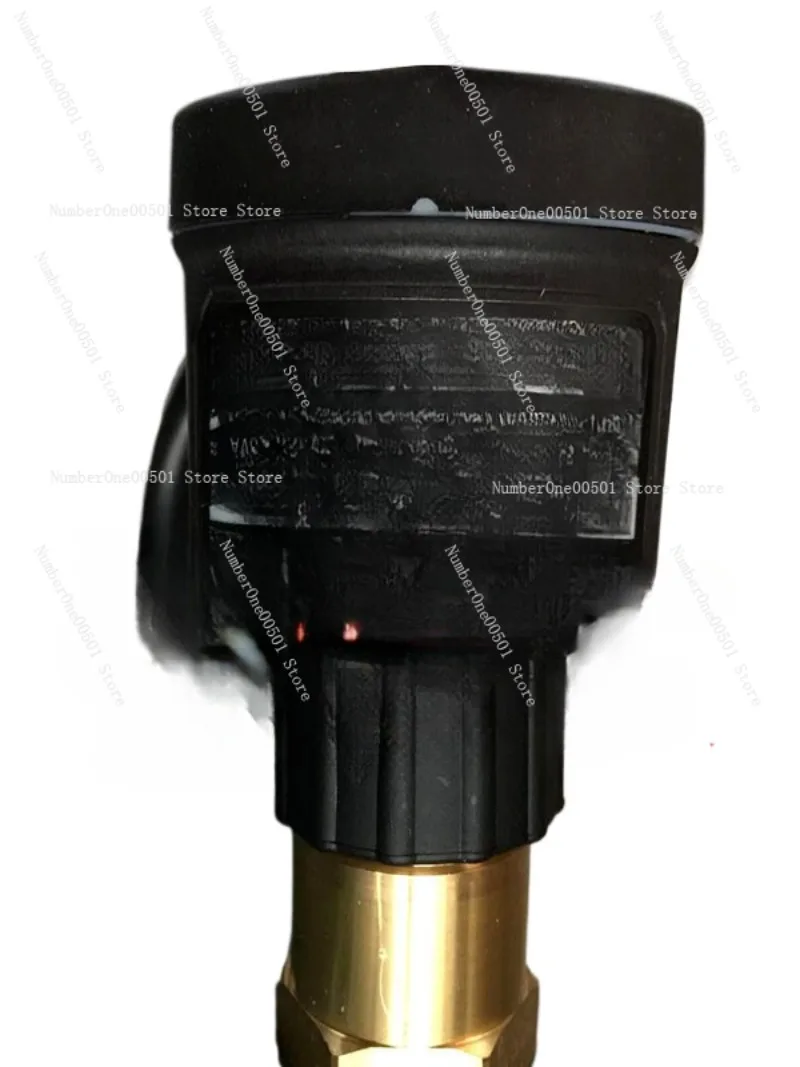 Applicable to original BITZER Compressor Electronic Differential Oil Pressure Switch DELTA-P with Connector 34731711 Lai Fukang