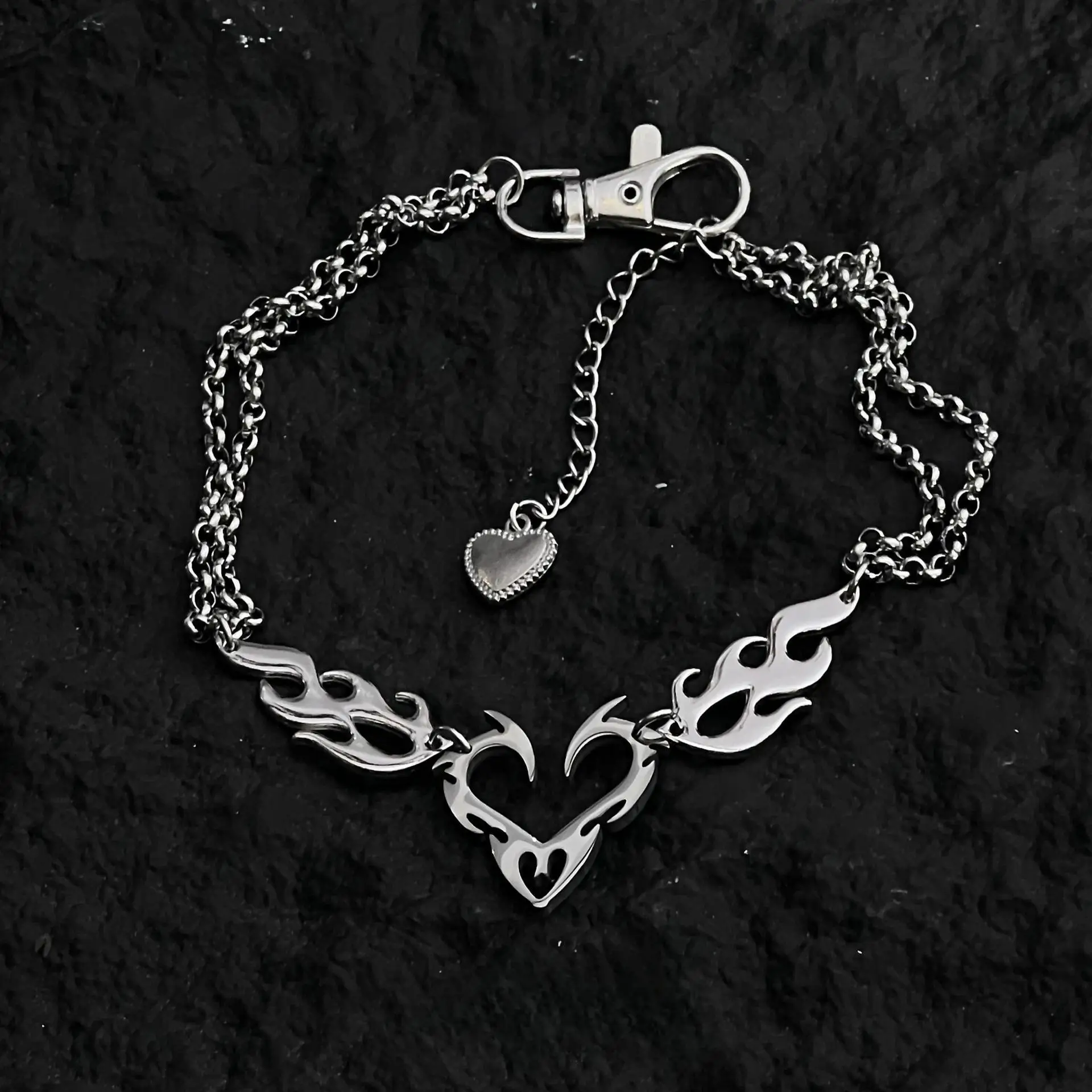 Foreign Trade Fashion Punk Hollow Heart Necklace Hip Hop Flame Chain Factory Direct Sale