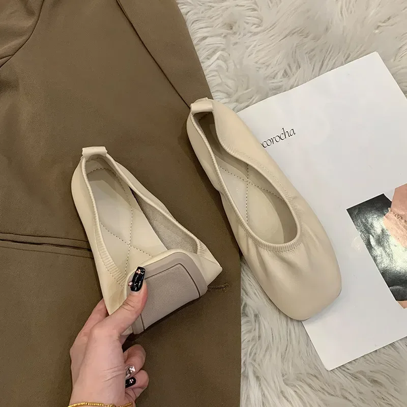 Damen-Ballerinas aus weichem Leder, bequeme Slipper mit eckiger Zehenpartie, Modell 2026, Street-Style, lässige Alltags- und Freizeitschuhe, Slipper – Detail 3
