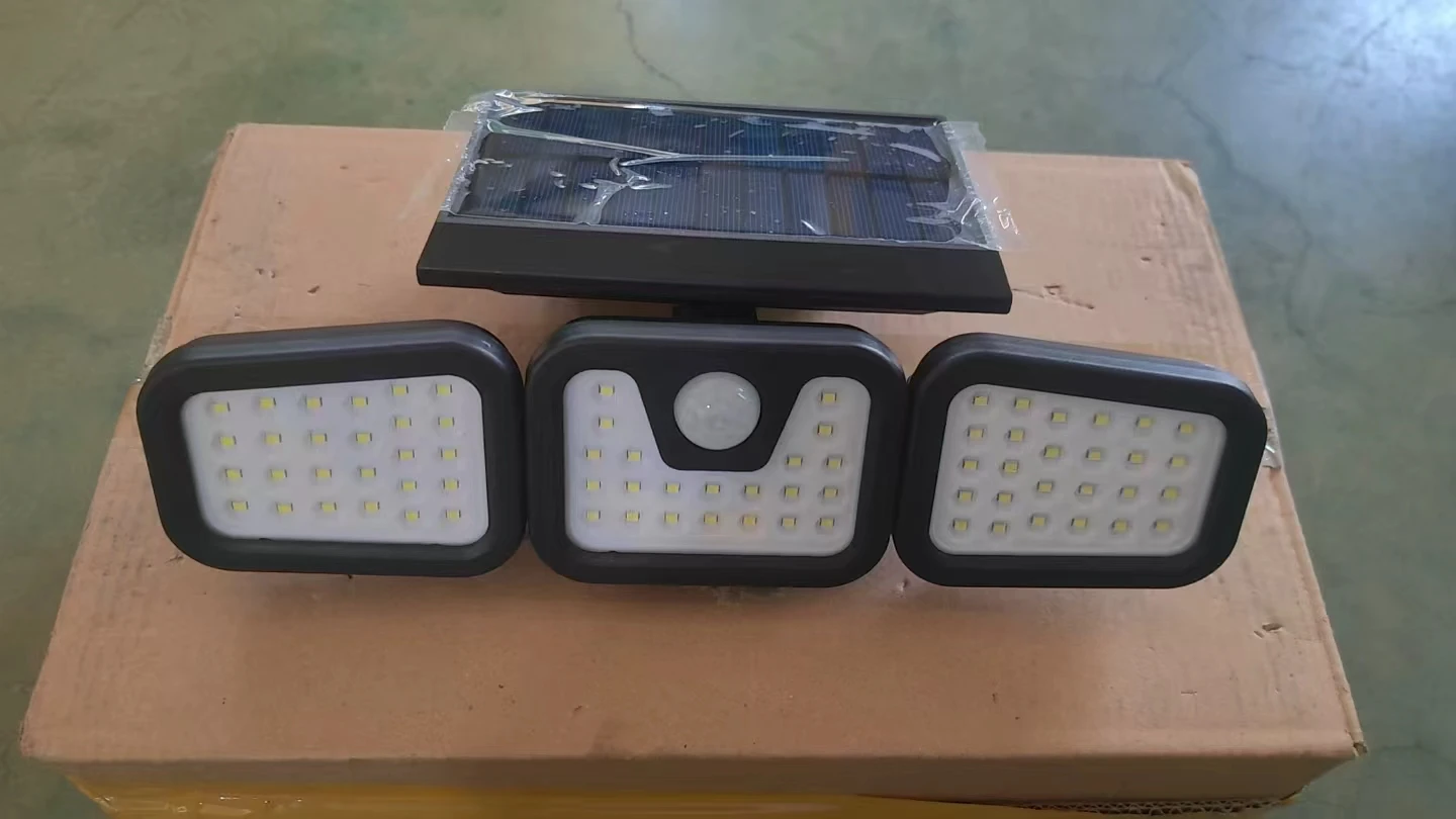 74 مصباحًا بمستشعرًا للطاقة الشمسية LED مع أجهزة استشعار للحركة، مصابيح حائط خارجية ذات 3 مستويات، مناسبة للأبواب الأمامية