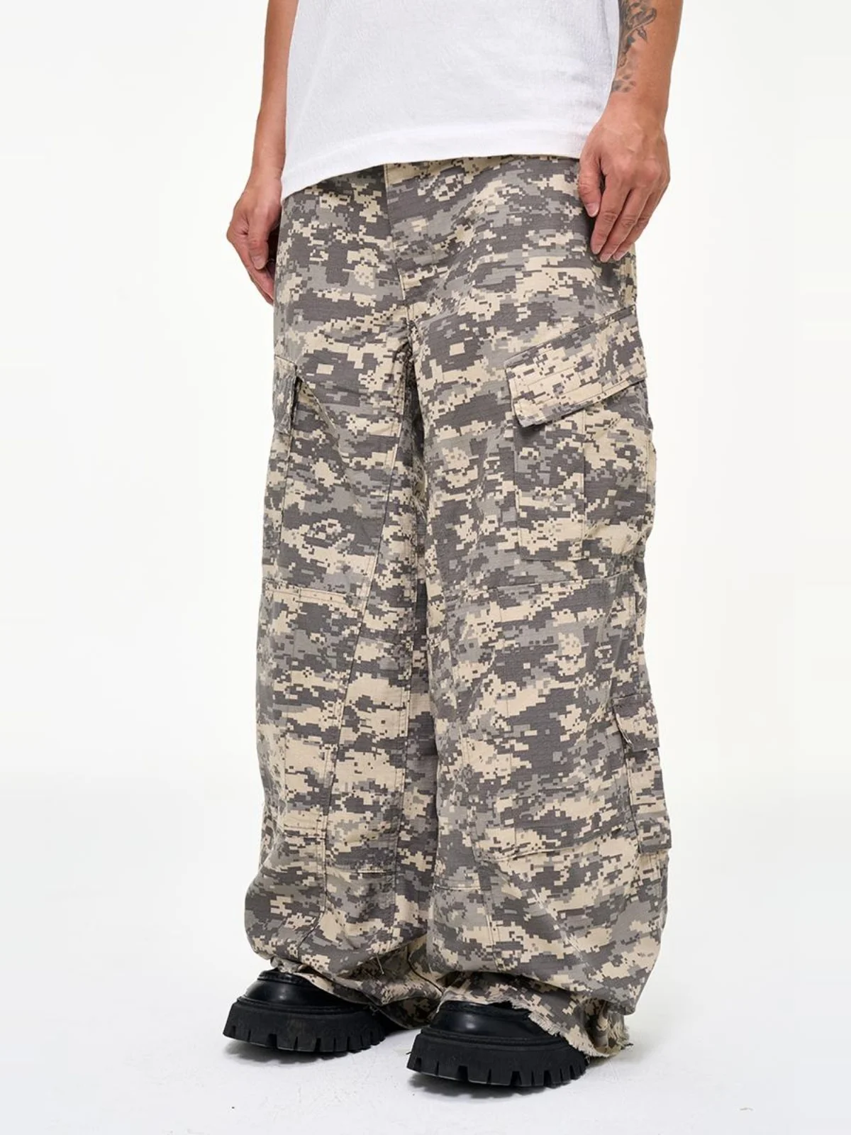 Tung Sung Multi-Pocket Vintage Pants Irregular Rough Edge Tooling Loose Camo Wide Leg Pants Baggy Paratrooper Pants Men