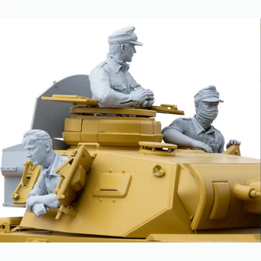 Resin soldier 1/16  Crews set (3 figures) of Panzer   Model Unassambled Unpainted  Figure Building Kit