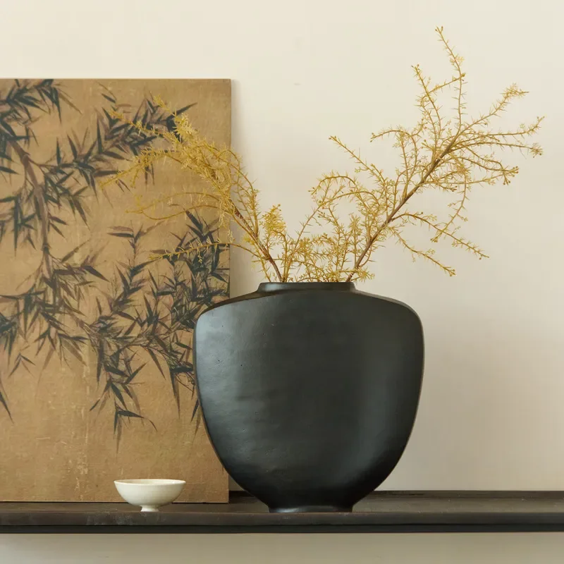 Modern Light Luxury Aluminum Gold Black Oval Flat Wide Vase Home Furnishing Model Room Decorative Metal Flower Ornament
