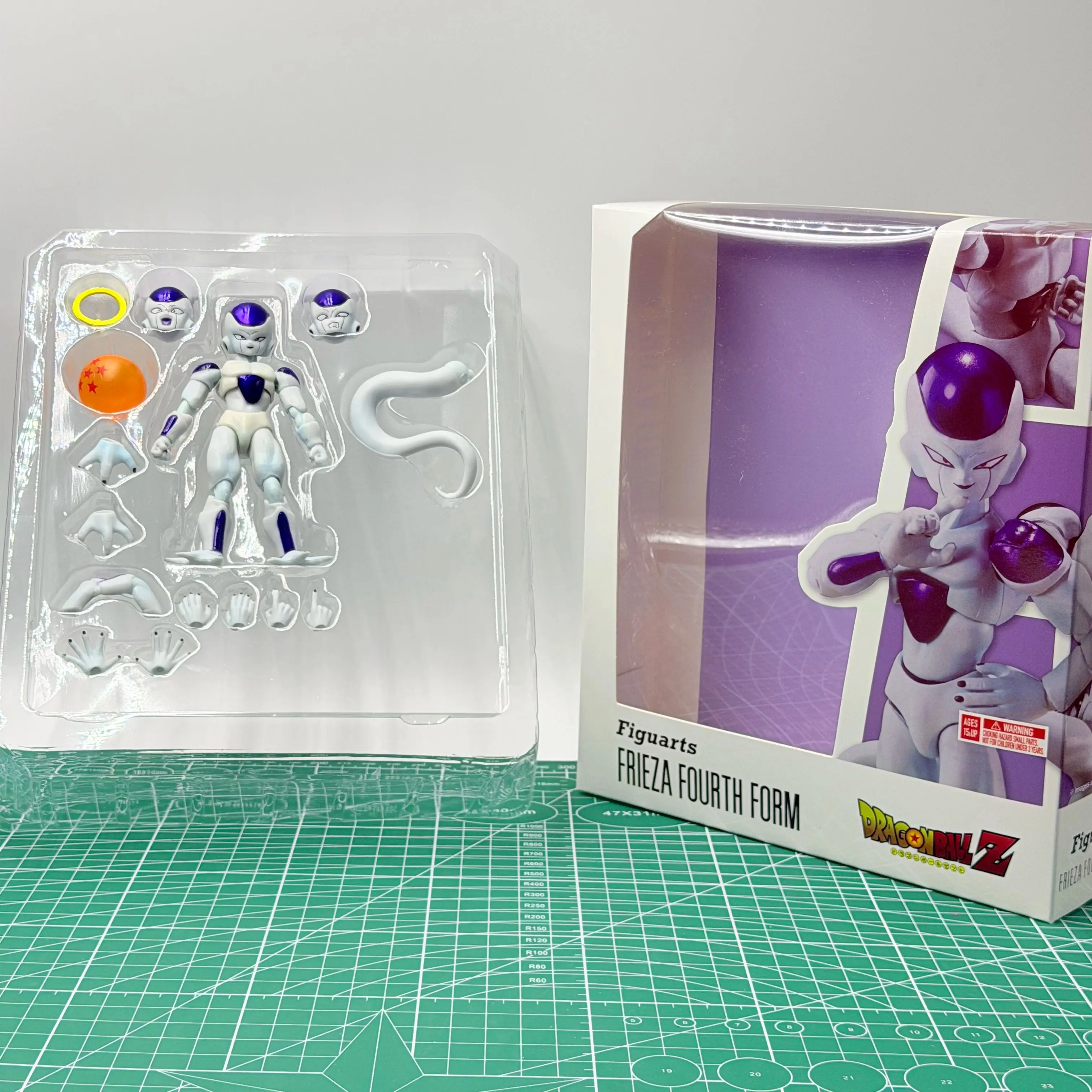 ฟิกเกอร์แบนได S.H.Figuarts ดรา - Model Kit Frieza บทวิจารณ์และราคา