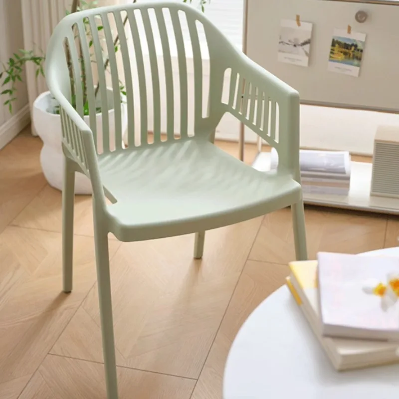 

Обеденный стул Бытовой пластиковый стул Прочная и долговечная штабелируемая спинка Современный простой двор Открытый