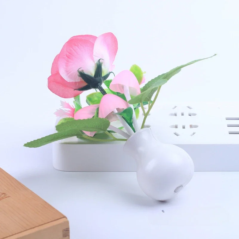 LED ความแปลกใหม่เห็ดดอกไม้ Night Light พลาสติก TULIP Rose LED โคมไฟกลางคืน EU Plug US Plug Light Sensor สําหรับห้องนอน Sleeping