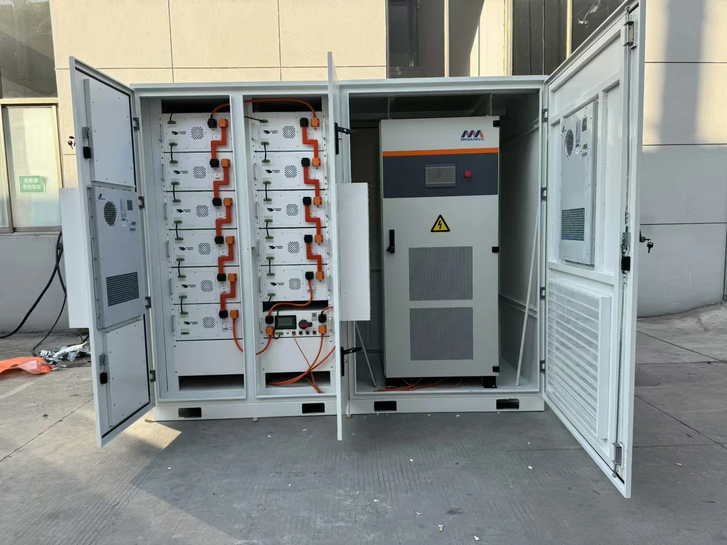 Système de stockage d'énergie hybride de batterie solaire de WS 100kw 200kw 300kw 200kwh 500kw 150kw 100 kw 500 kw