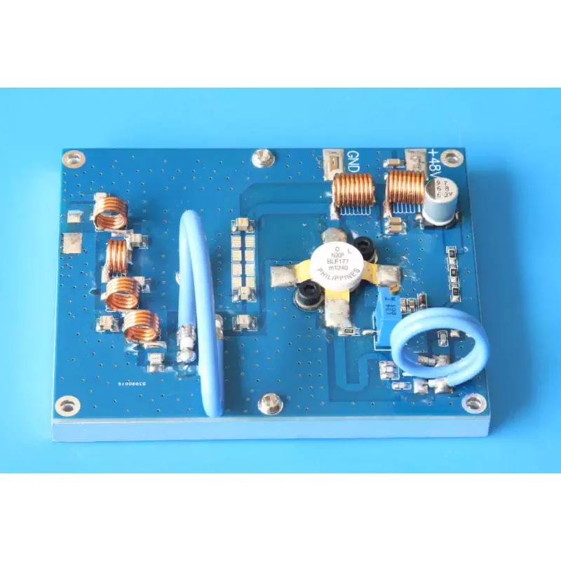 The FM radio frequency power amplifier module has an input of 5W and an output of 150W, with a frequency range of 76-108MHZ