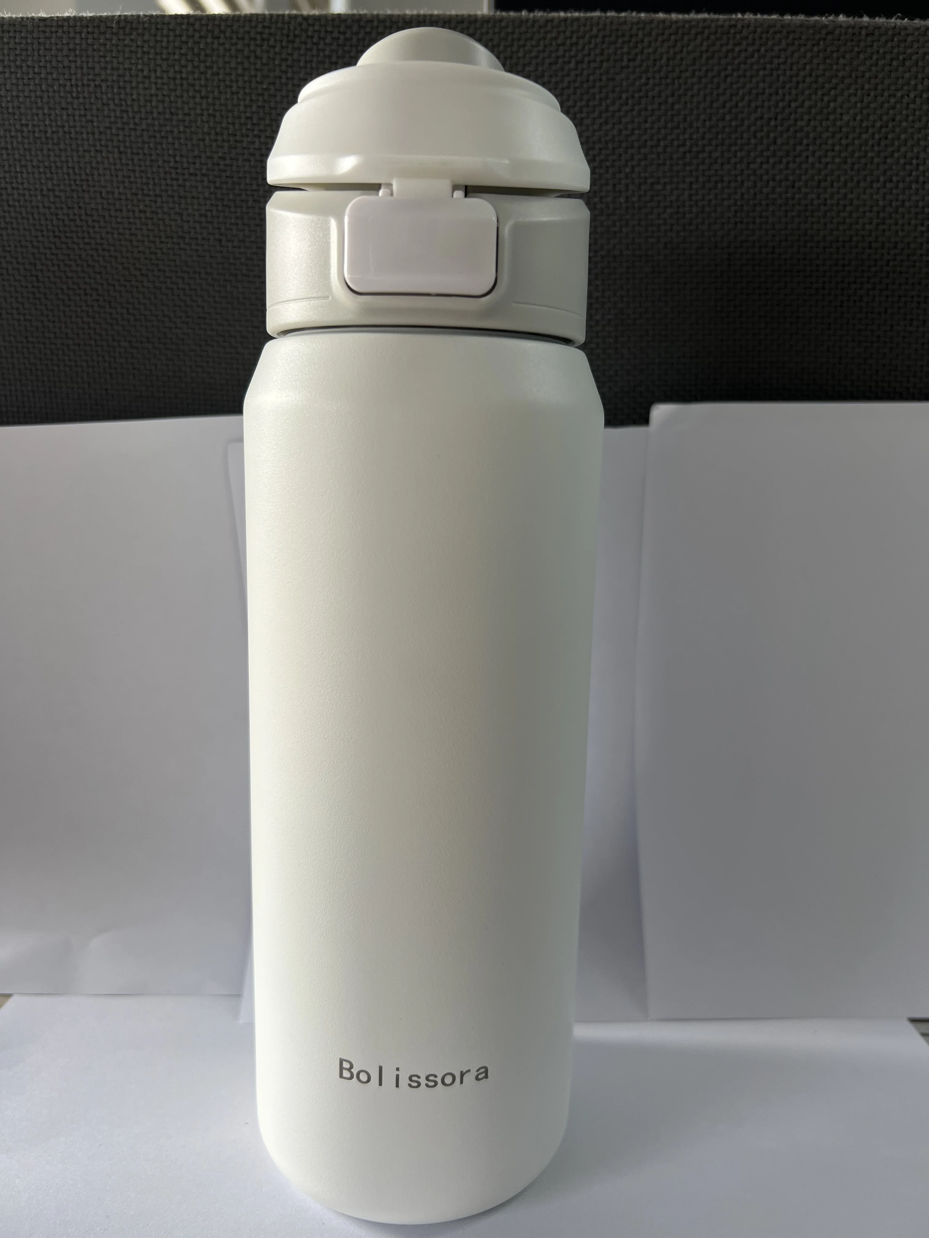 

Изолированная бутылка для воды Bolissora с магнитной крышкой и креплением для телефона, бутылка для термальной воды для улицы