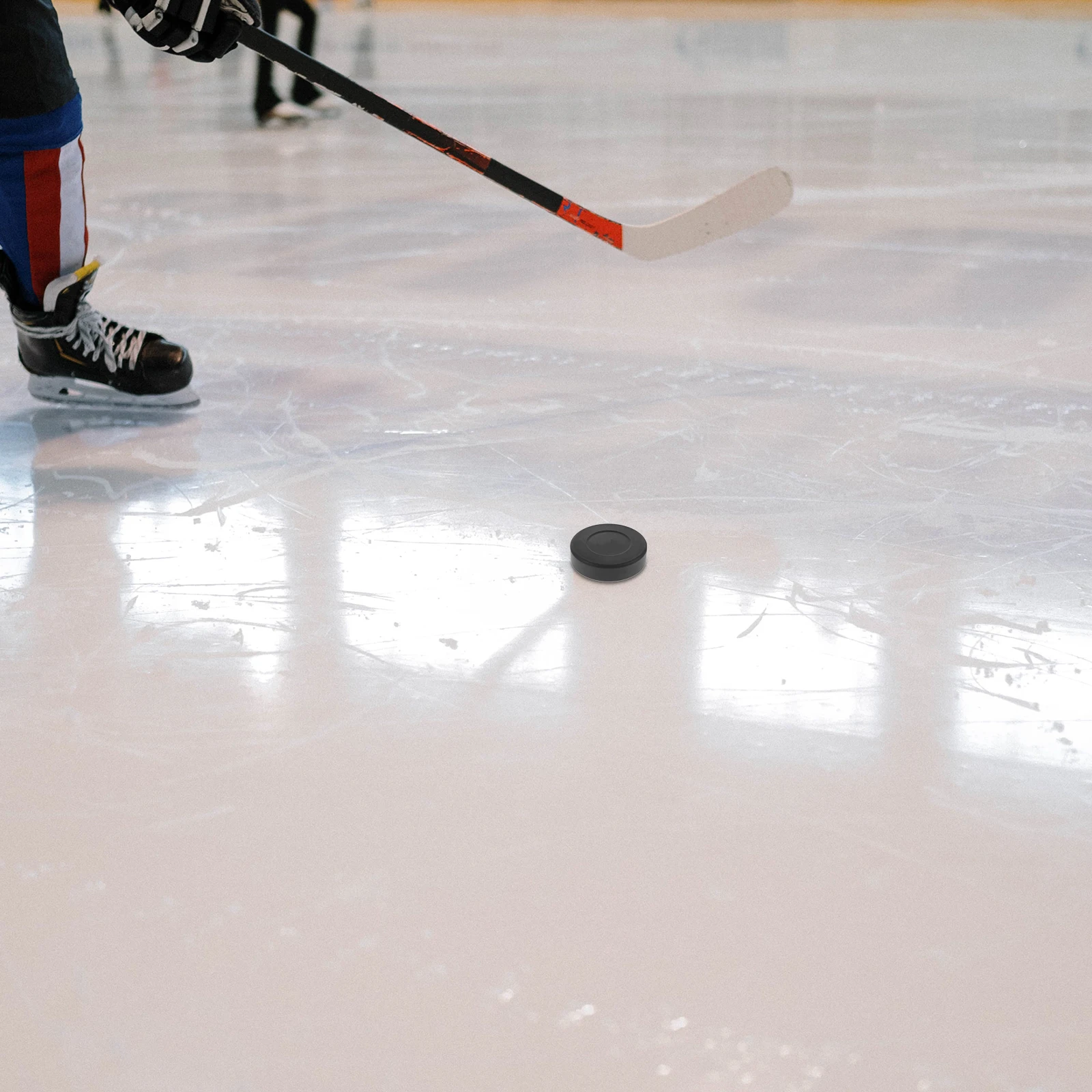 

4pcs Plastic Hockey Puck For Training Lightweight High-Density Practice Puck Smooth Glide On Ice Court Outdoor Sports Team