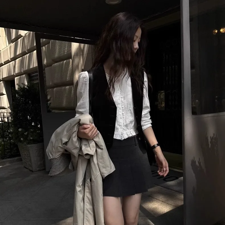 카키색 하이웨이스트 짧은 플리츠 스커트 골드 버클 한국 스타일 여성 캐주얼 패션 가을 시즌 스커트