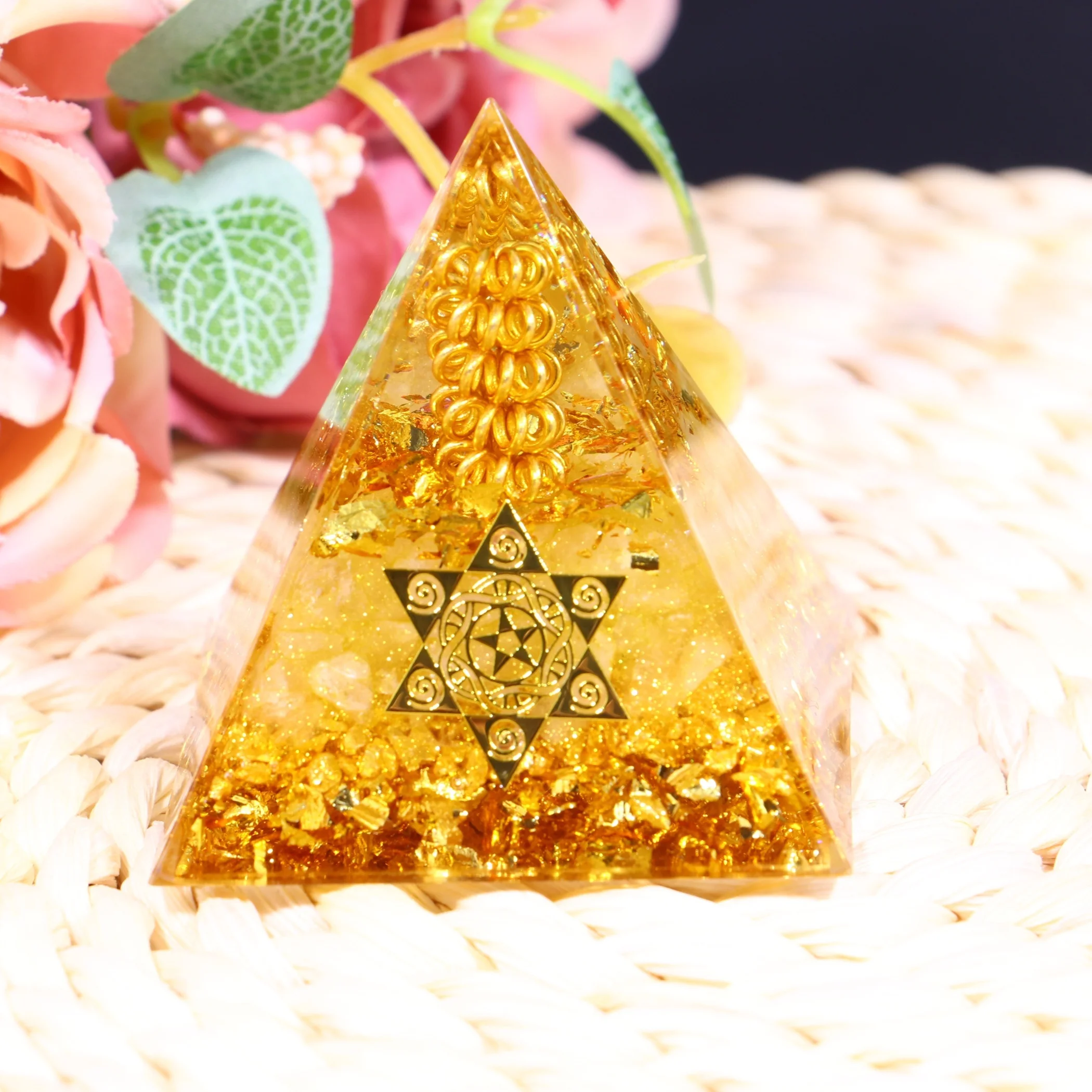 Cube pyramide d'orgue de Citrine 1 pièce, attire la prospérité, entourant vous avec une énergie de Citrine vibrante, une décoration de maison et de bureau