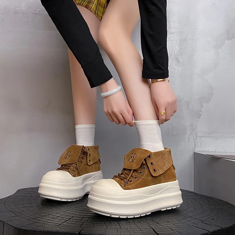 2025 early autumn new fashion Korean version thick soled sponge cake shoes women's high top shoes versatile casual board shoes