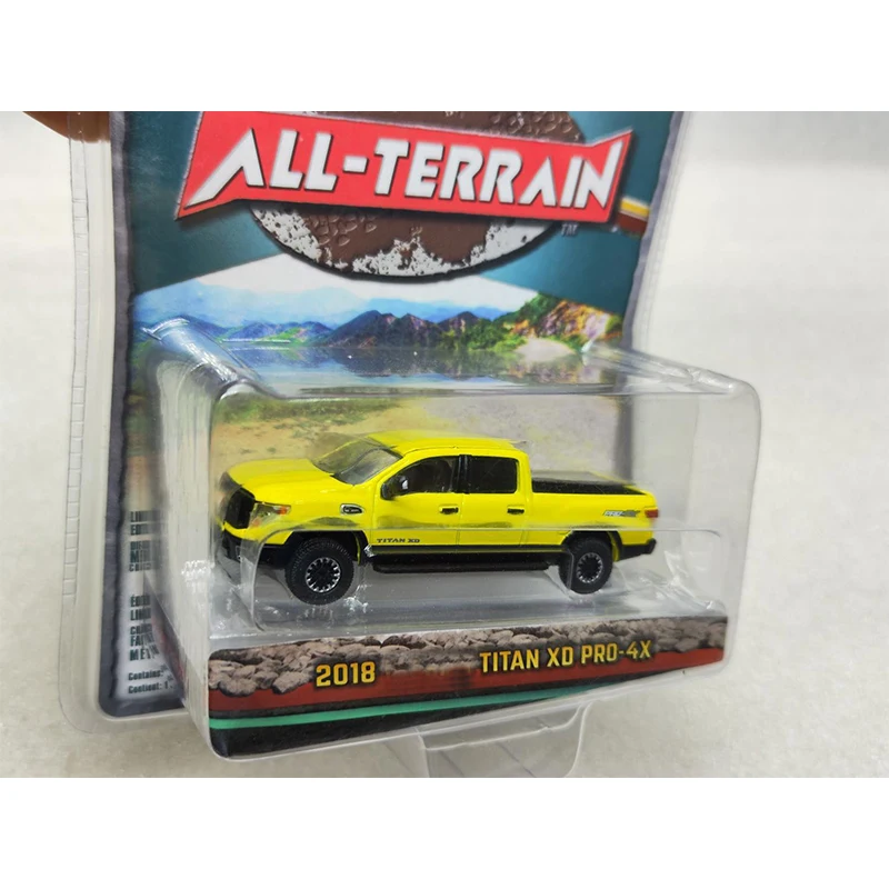 Greenlight 1:64 All Terrain 14-2018 Titan XD Pro-4X Series Diecast Model Alloy Car Child Christmas Gift Ornaments