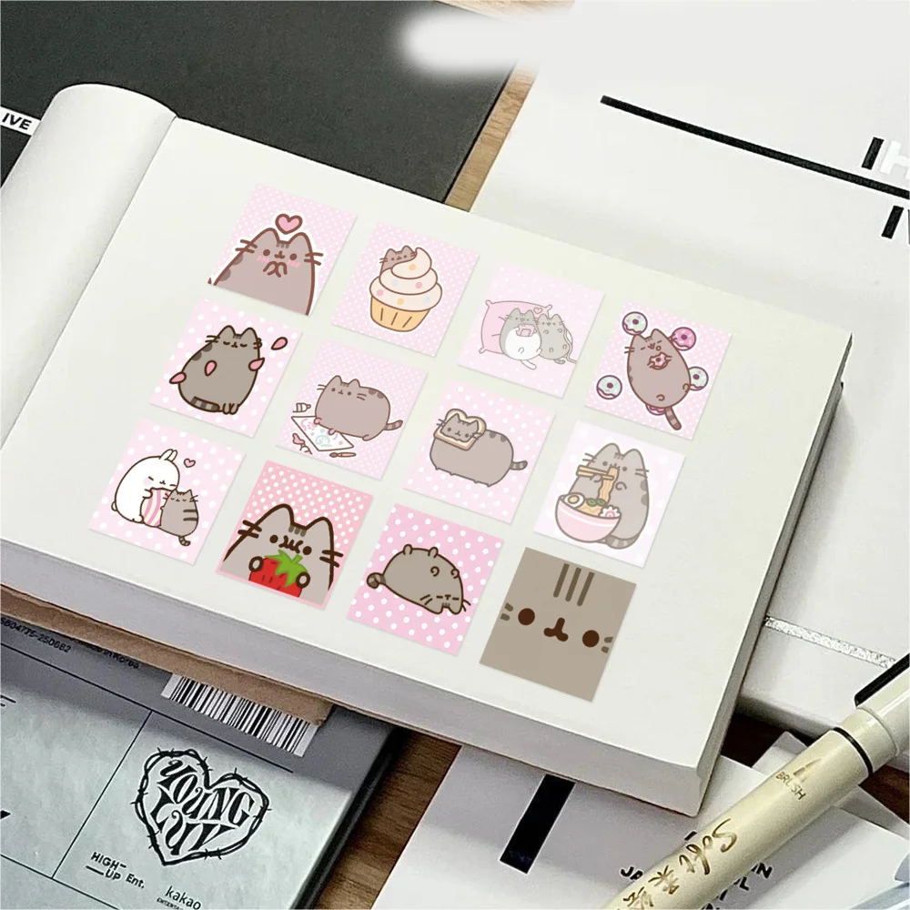 500 Stück/Rolle Cartoon Niedliche Pusheen Graffiti Rollaufkleber PVC-Material Personalisierbar DIY Handy-Umschlag Wasserdicht für Kinder – Detail 4