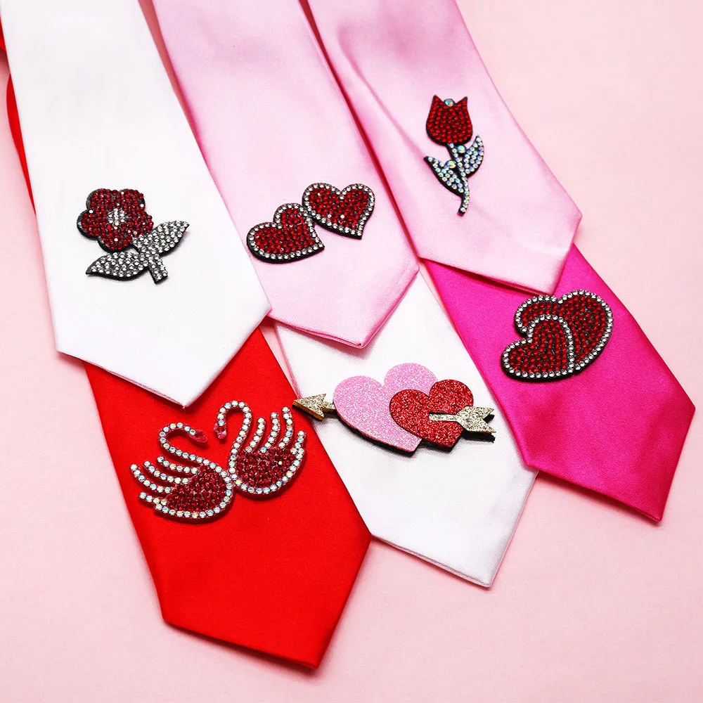 

20 шт. больших галстуков для собак на День святого Валентина, стиль «бриллиант», для средних и крупных собак, регулируемые эластичные ленты, для ухода за собаками