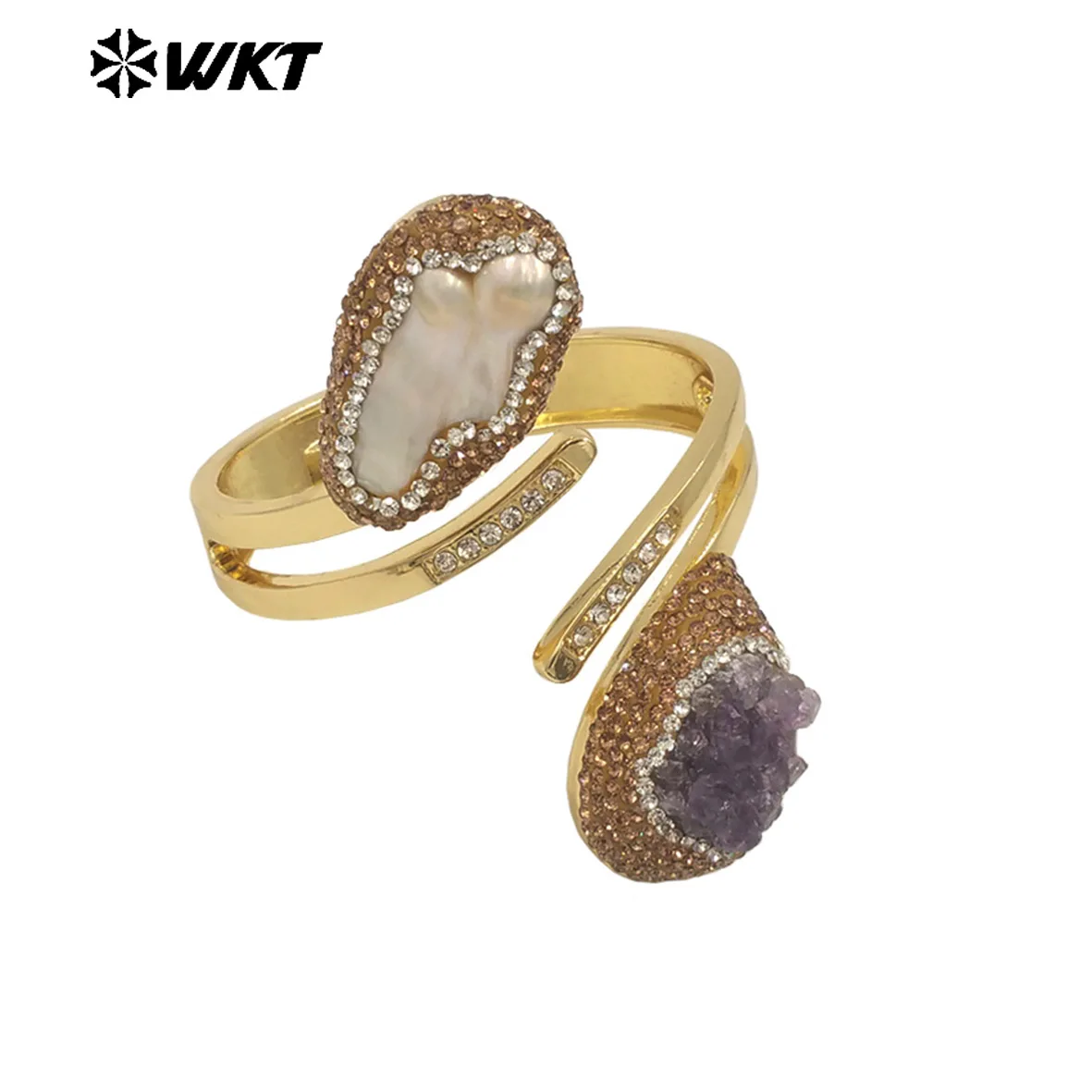 

WT-MPB126 Wholesale Classic Retro Style Amethyst Baroque Pearl And Zircon Paved Charms Yellow Brass Cuff Bangle