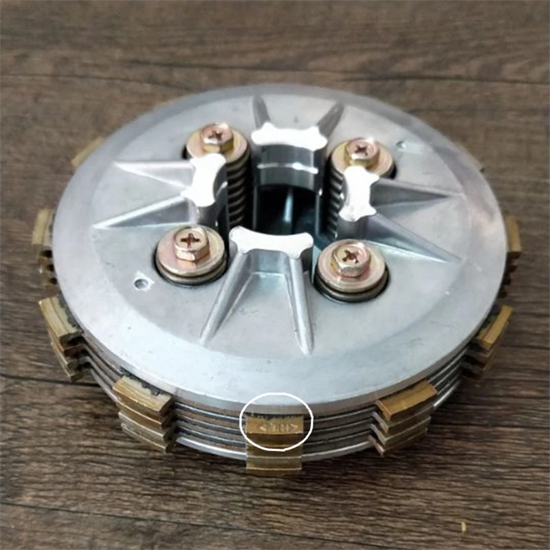 Motorcycle Clutch Disc Center Assy for Suzuki Haojue Qjmotor Qingqi Haojin Lifan GT125 QS125-5 HJ125 Engine Transmission Parts