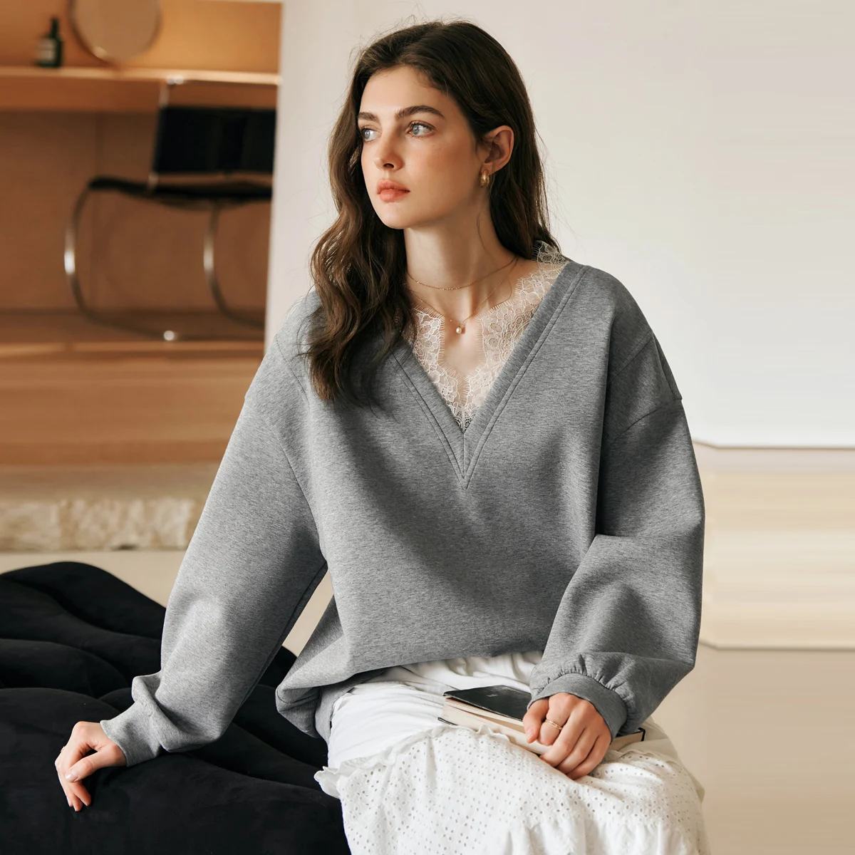 OLrain French V-neck Sweater Women's Spring 2025 New Chic Lace Loose Jumper Thin N57CR95628