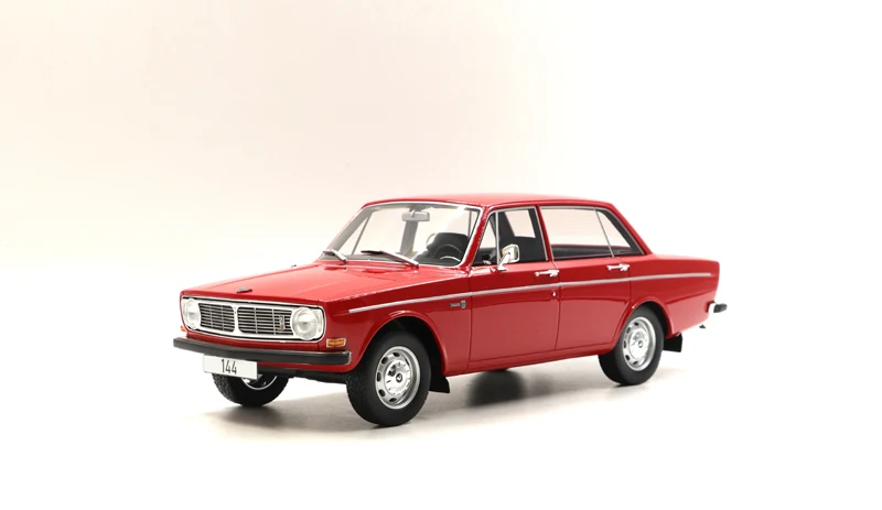 

BOS 1:18 For 144 Classic Cars Limited Edition Resin Metal Static Car Model Toy Gift