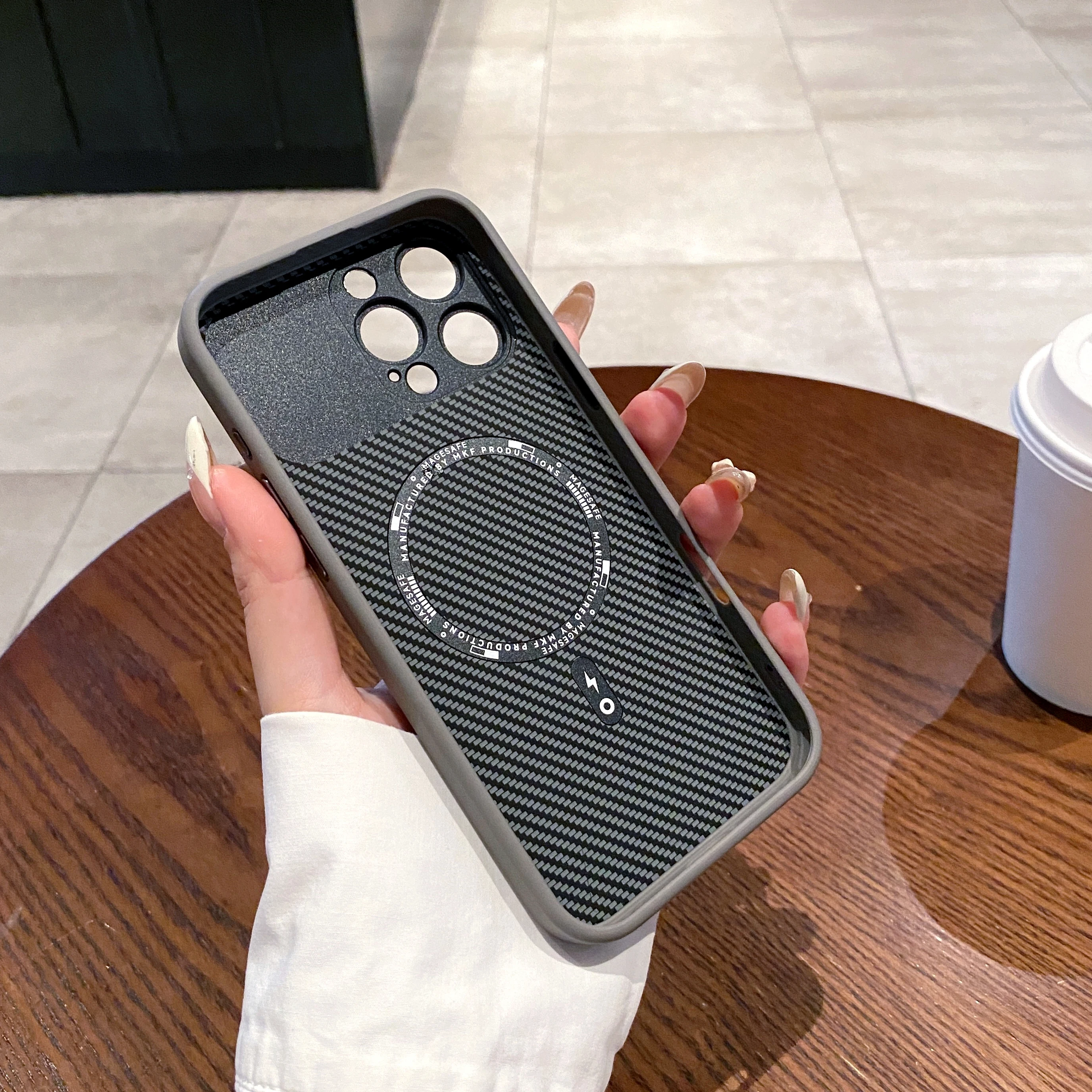 LJ الفاخرة ألياف الكربون محكم المغناطيسي جراب هاتف آيفون 14 15 16 17 برو ماكس نافذة كبيرة عدسة حماية غطاء مقاوم للصدمات