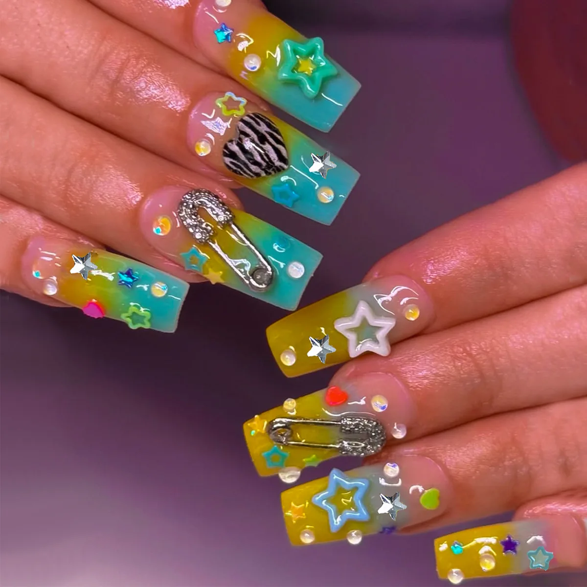 24pcs Junk Punk Style Fake Nails Smudging Green French Style Coffin False Nails 3D Pins Y2k Star Rhinestone Decor Press On Nail