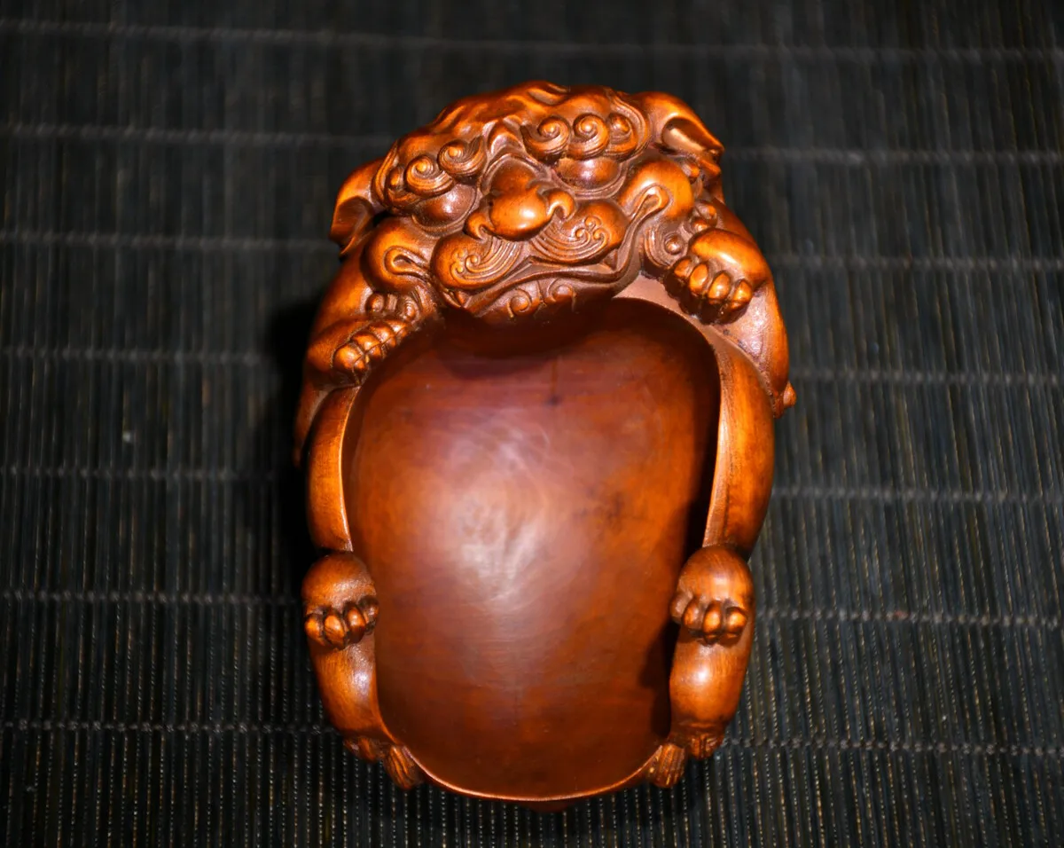 

Chinese Antique Wood Hand Carved Exquisite Boxwood Tea Shovel Lion Statue Art