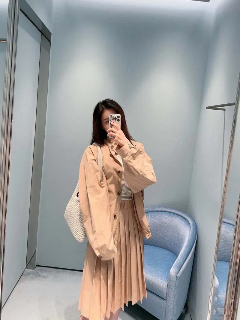 

Neutral and minimalist women's jacket, fashionable, loose and lazy style, long sleeved jacket, medium length