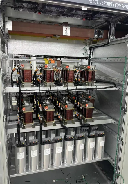 3 Schede di alimentazione di distribuzione Cabinet Fattore reattivo Tre correttivi Scheda Kvar Fasi Fasi 50 Reattore Condensatore Banca