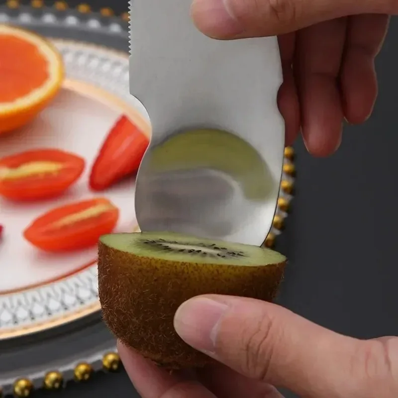 

Stainless Steel Kiwi Blade Kiwifruit Cut Spoon Peeling Dig Spoon Serrated Blade for Shop Kitchen Home Outdoor Tool