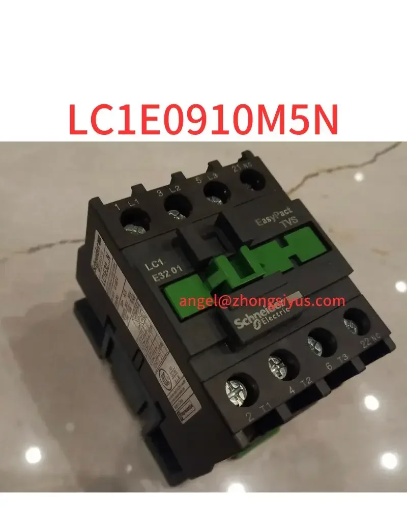 

Новый контактор переменного тока LC1E0910M5N