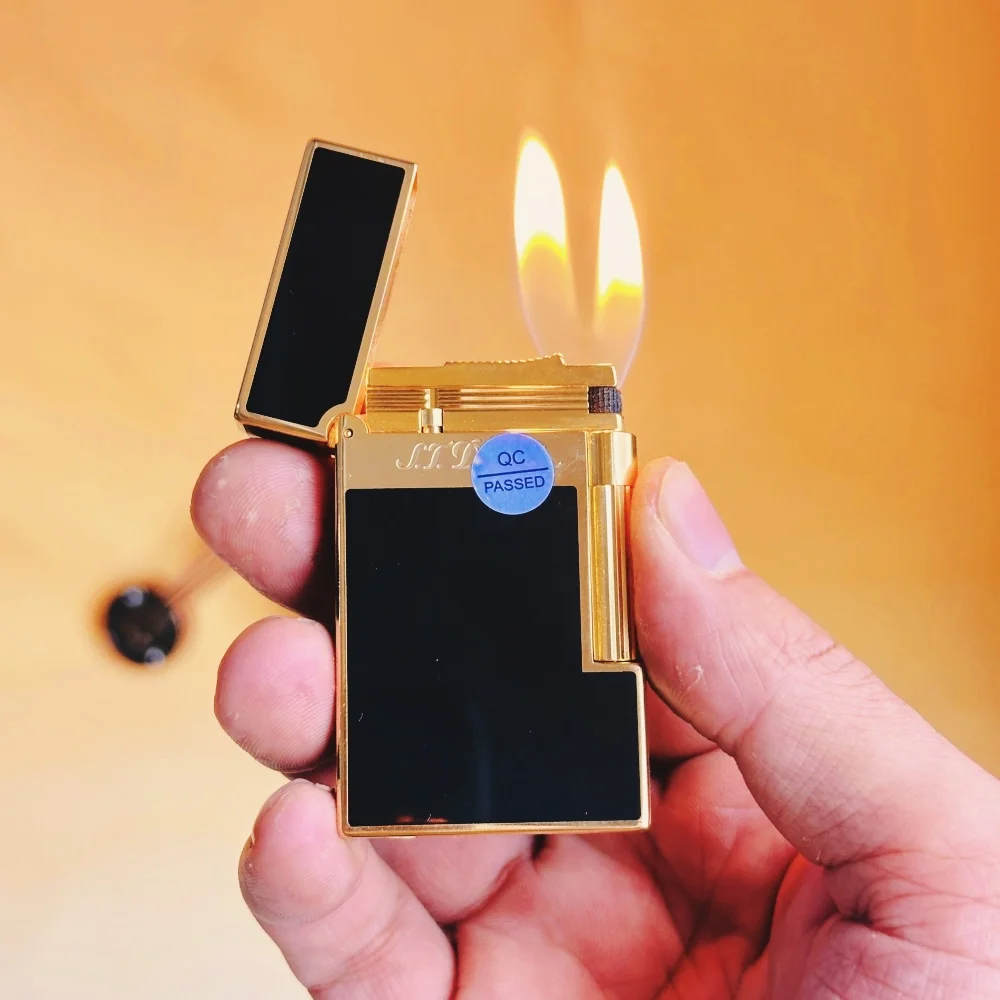 Dupont lighter De luxe merkaansteker is geklassieerd afgewerkt met lak en produceert een helder, scherp ontstekingsgeluid. perfect cadeau voor mannen. Dupont  Logo