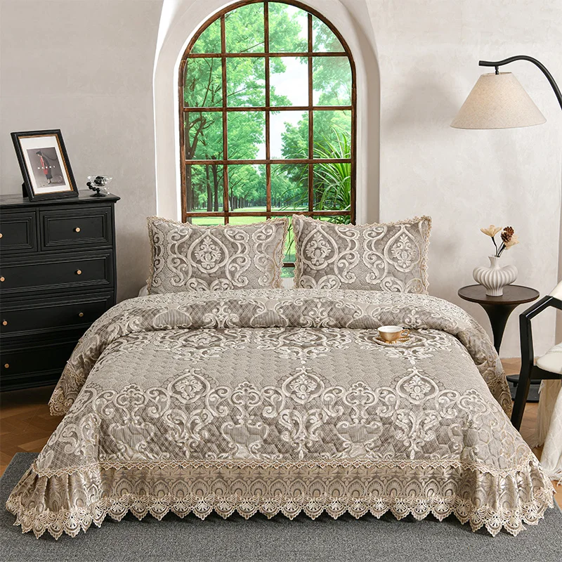 

3pcs Luxury European Style Brocade Jacquard Quilted Bedspread Lace Ruffles Bed Cover Bed Sheet Mattress Topper With Pillowcases