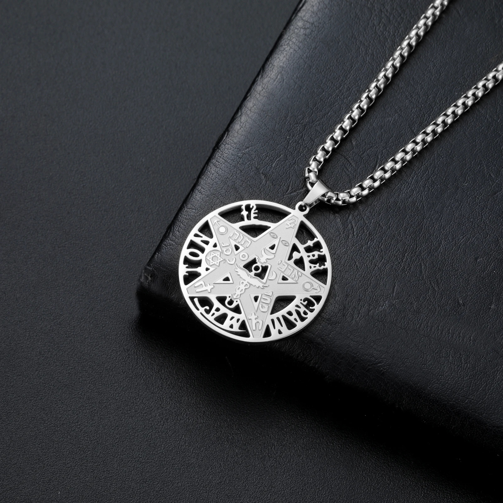 Kkjoy Edelstahl-Halskette mit Davidstern, hebräischer hohler Anhänger, gold- und silberfarben, religiöser Schmuck, Geschenk für jüdische Liebhaber – Detail 6