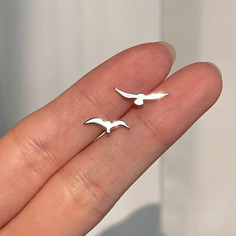 Pendientes asimétricos pequeños de gaviota, pendientes de plata 925 delicados y elegantes, joyería minimalista y versátil de pájaro