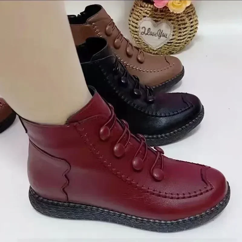 Botas de nieve cortas antideslizantes gruesas para mujer, zapatos cálidos de algodón para madre, botines de fondo suave, Invierno