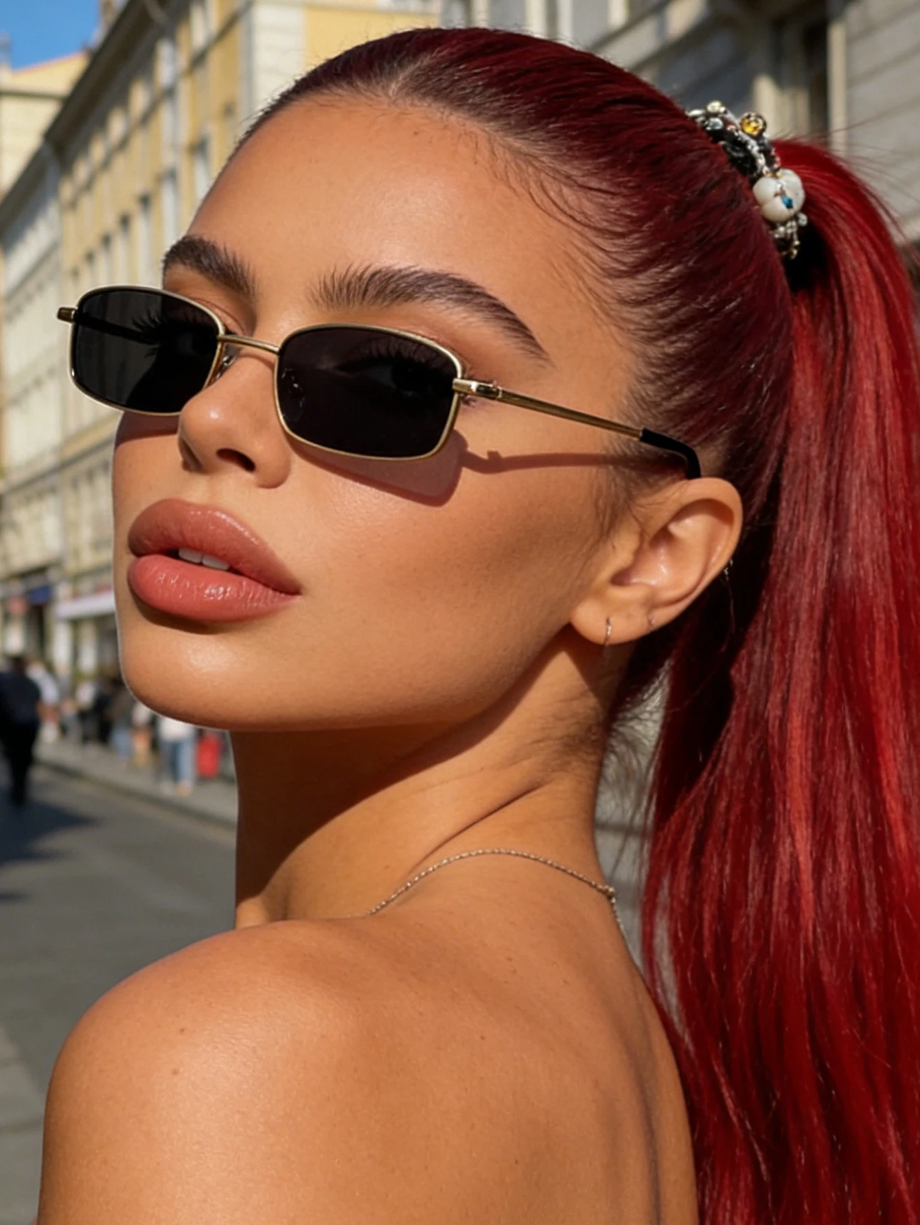 1 Stück Y2K Retro Sonnenbrille mit kleinem quadratischem Rahmen, goldener Rahmen mit schwarzen Gläsern, leichter Luxus-Look, UV-Schutz, Unisex