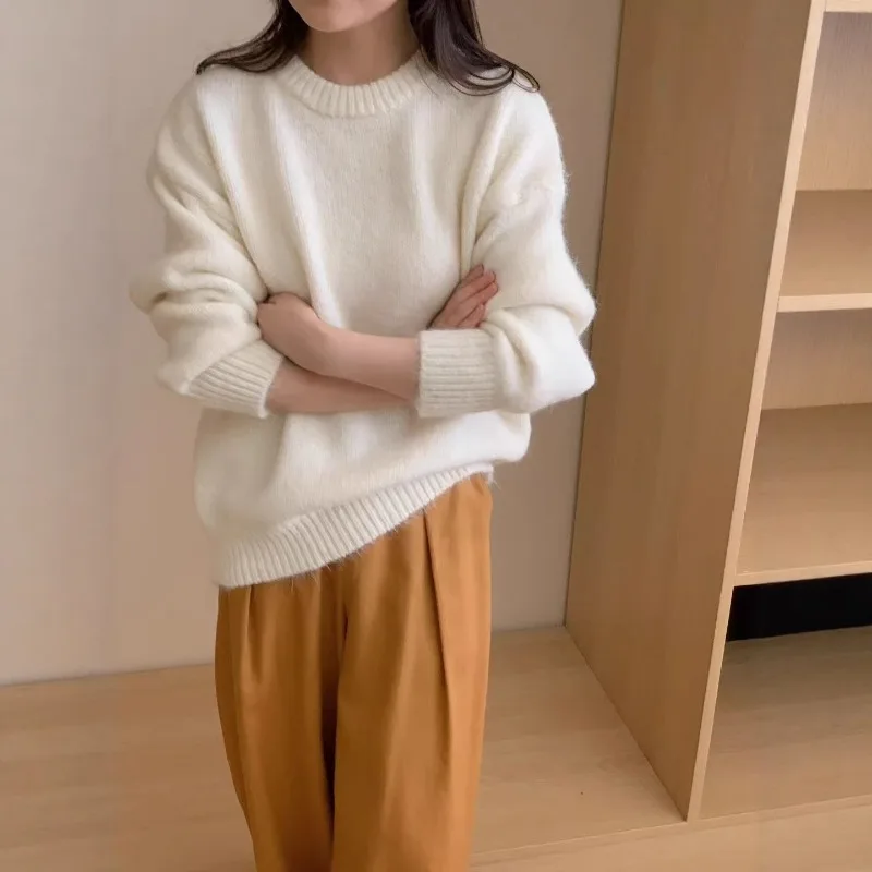 2025 Winter Fashion New Women's Warm Sweater Korean Version Fresh and Sweet Round Neck Long Sleeved Wool Pullover Sweater