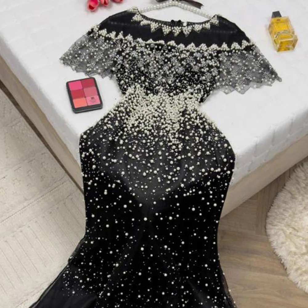 فساتين سهرة مخصصة من اللؤلؤ الفاخر مع فستان رسمي بحورية البحر مطرز برقبة دائرية للنساء