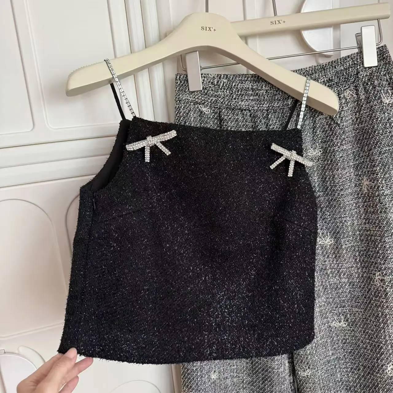 

women's Office Lady Top with Bow Decoration Vintage Temperament Fashion Tweed Sling Vest 2025 New