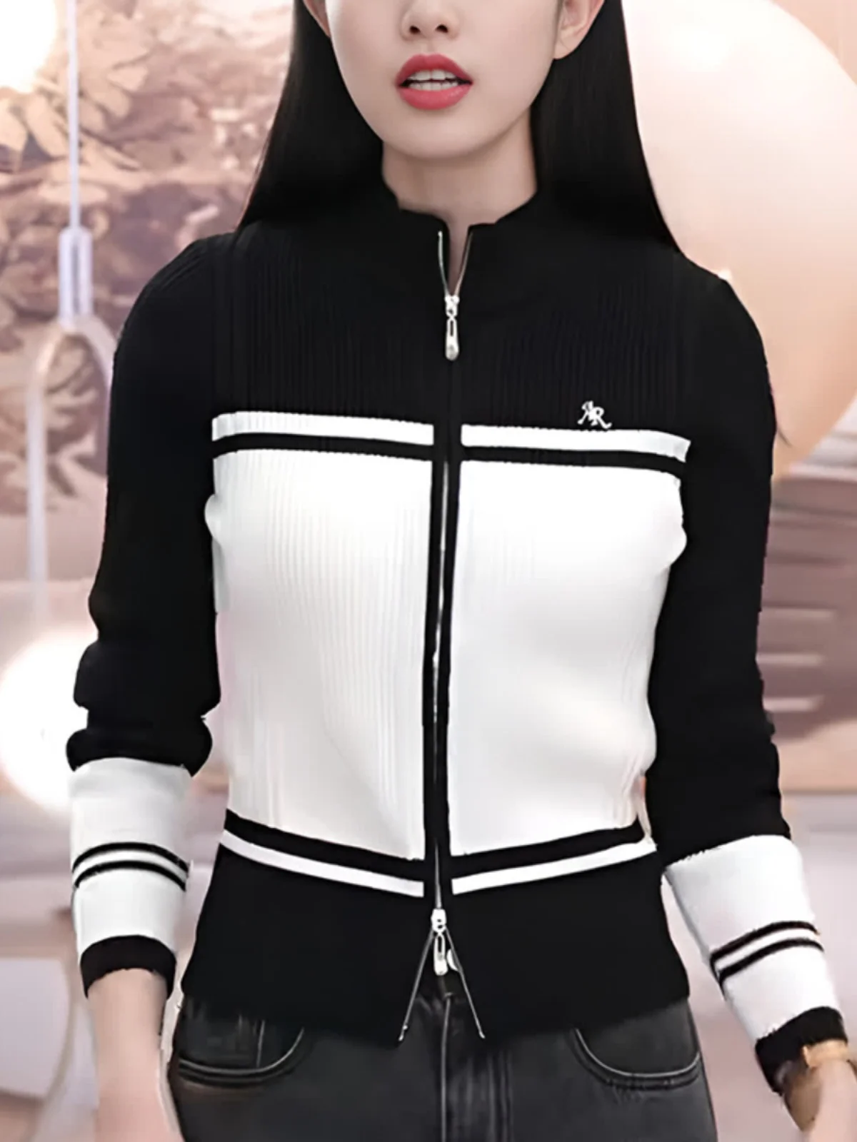 

Новый модный вязаный свитер в корейском стиле с длинными рукавами, свободного кроя, на молнии, с цветными вставками, для осенних поездок на работу, визуально стройнящий силуэт