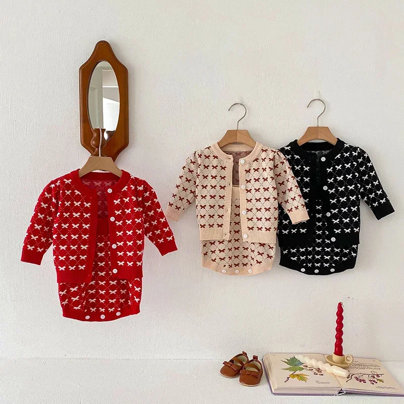 

2024 New Autumn Toddler Suit Baby Girl Knitting Clothes Suit Bow Print Knitted Cardigan+Jumpsuit Children Knitted Clothes Set