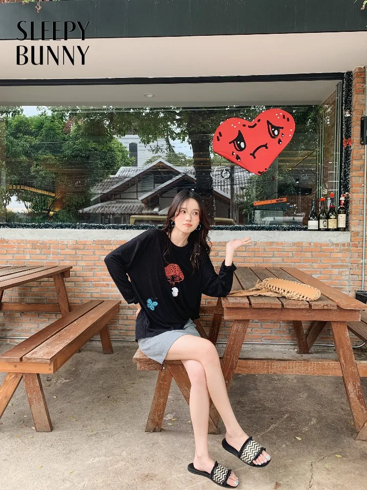 

Trendy Casual Loose T Shirt Women Long Sleeve Graphic Top Elastic Slim Fit Sun Protection Summer Outfit with Cute Print Design