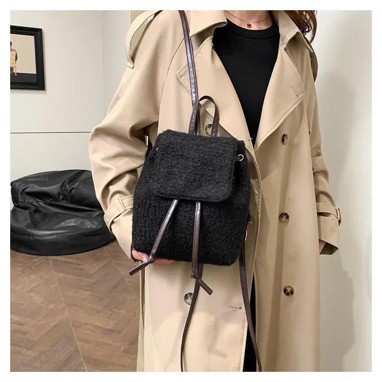 Winter Woolen Fashion Backpack for Women, Versatile Portable Bucket Casual Backpack with Multiple Carrying Methods